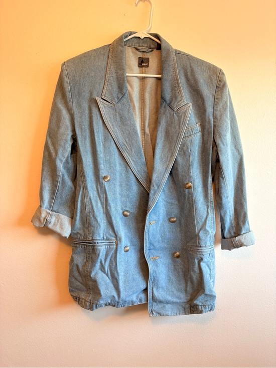 lizwear Jackets & Blazers - Vintage-Inspired Light Blue Denim Double-Breasted Jean Jacket